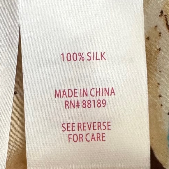 Lilly Pulitzer Elsa 100% Silk Blouse Lilly's Zoo Print M Smocked Timeless NWOT - Picture 13 of 16